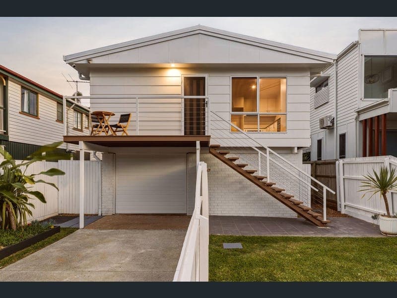 14 Booran Street, Lota — photo 1 of 5