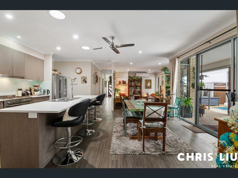 44 Topaz Crescent, Logan Reserve — photo 1 of 5