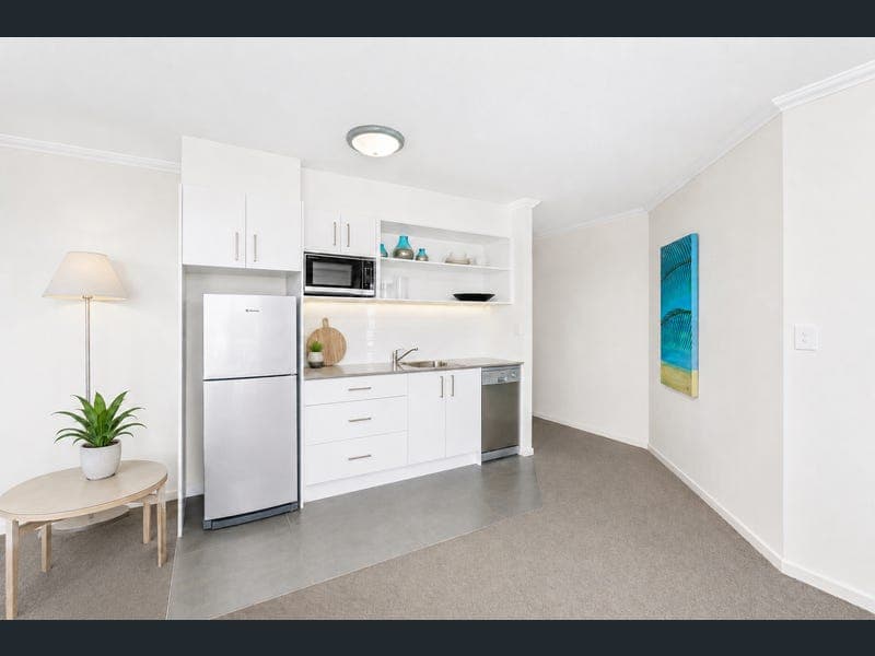 511/140-144 Ferny Avenue, Surfers Paradise — photo 1 of 5