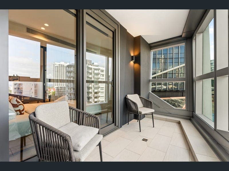10407/36 Old Burleigh Road, Surfers Paradise — photo 1 of 5
