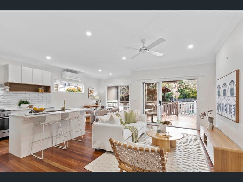 20 Palomar Parade, Wavell Heights — photo 1 of 5