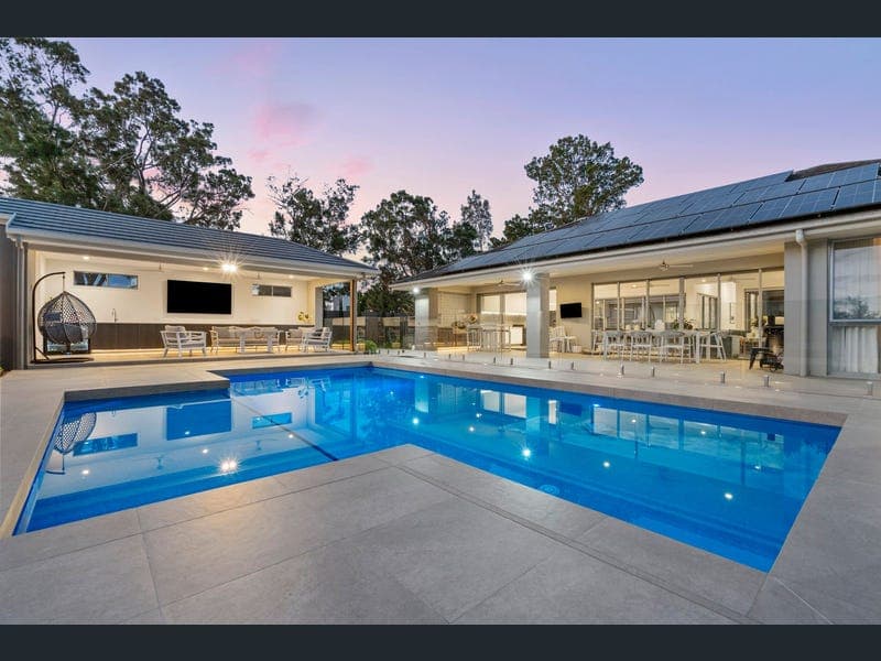 8501 Magnolia Drive West, Hope Island — photo 1 of 5