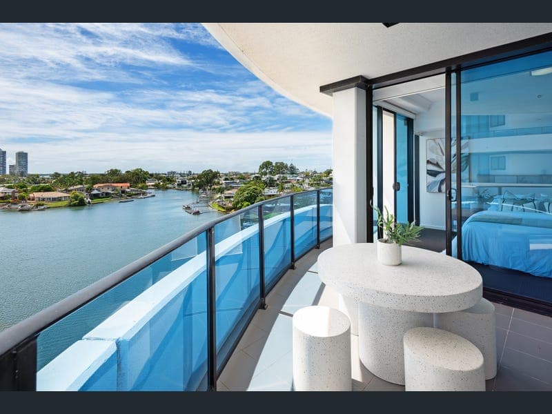2401/5 Harbourside Court, Biggera Waters — photo 1 of 5