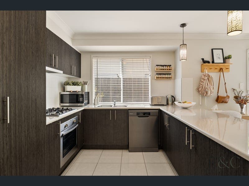 70 Frogmouth Circuit, Mountain Creek — photo 1 of 5