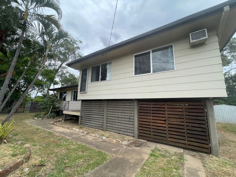 9 Shannon Crescent, Dysart — photo 1 of 5