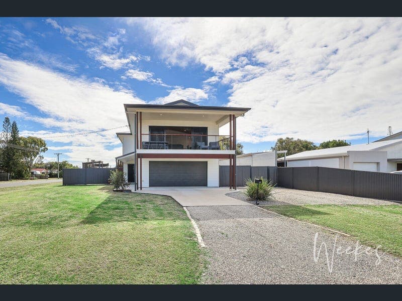2 Spray Street, Burnett Heads — photo 1 of 5