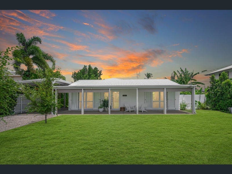 28 Coral Drive, Blacks Beach — photo 1 of 5