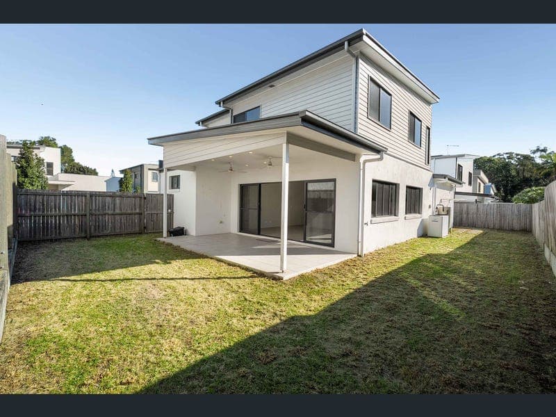8 Arrosa Street, Calamvale — photo 1 of 5