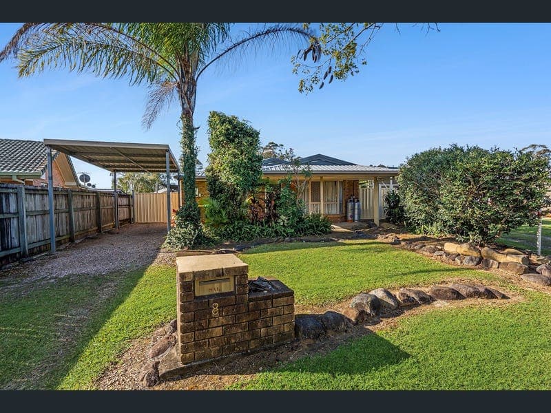 8 Lyndal Court, Morayfield — photo 1 of 5