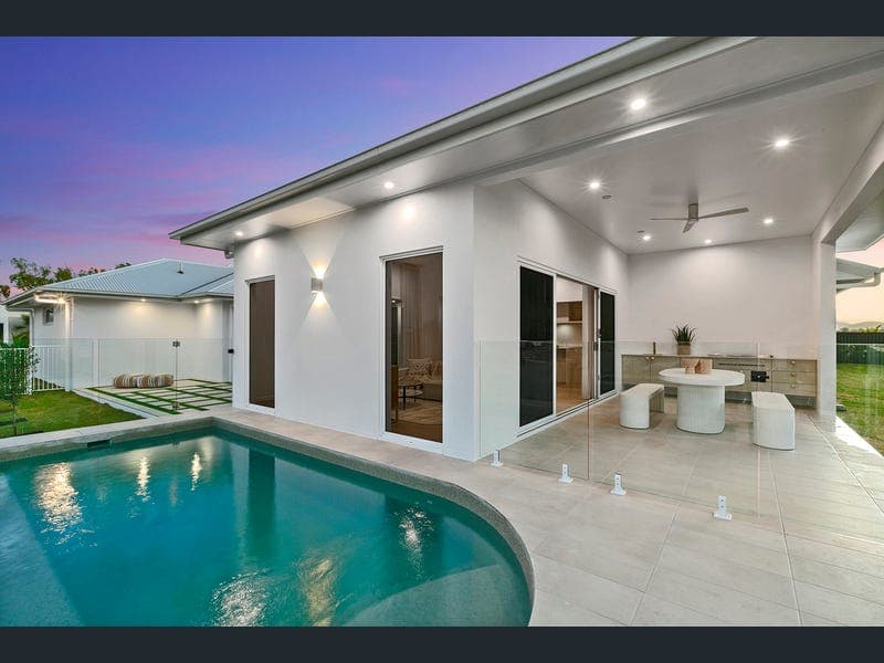 38 Harker Circuit, Northshore, Burdell — photo 1 of 5