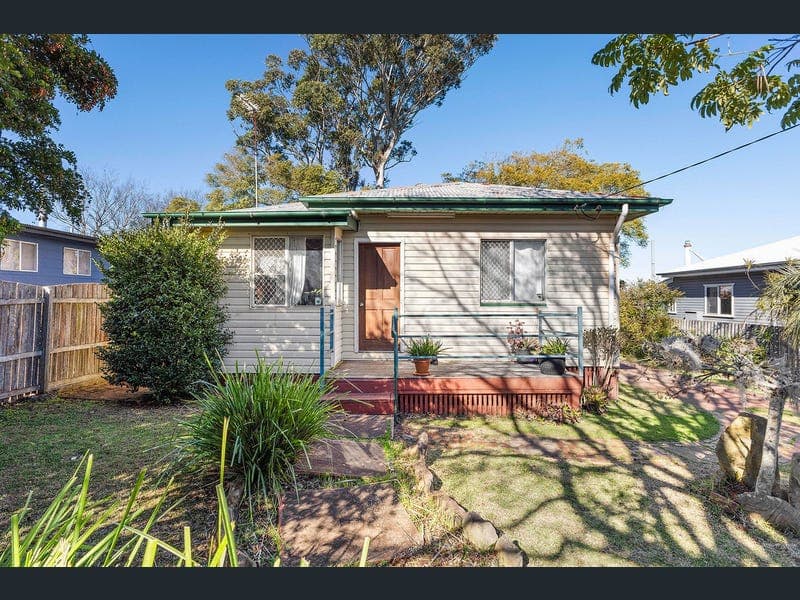 284 Alderley Street, Centenary Heights — photo 1 of 5