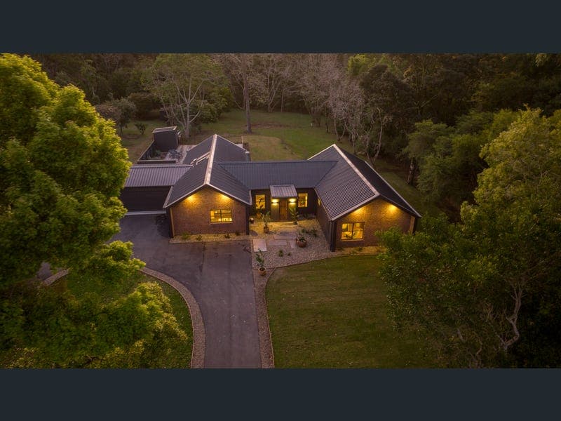 45 Mary Cairncross Avenue, Maleny — photo 1 of 5