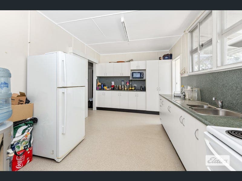 6 Racecourse Road, Emerald — photo 1 of 5