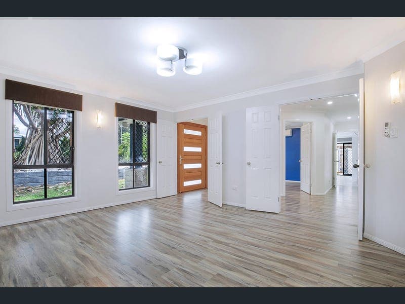24 Lawn Terrace, Capalaba — photo 1 of 5