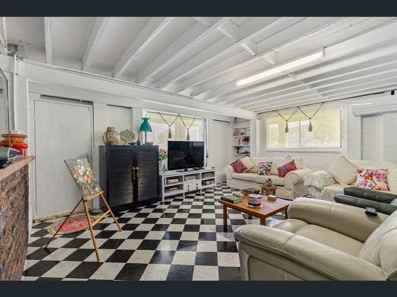 2 Mamala Street, Birkdale — photo 1 of 5
