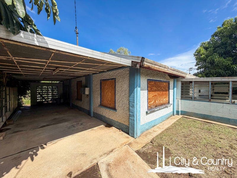 21 Flynn Street, Mount Isa — photo 1 of 5