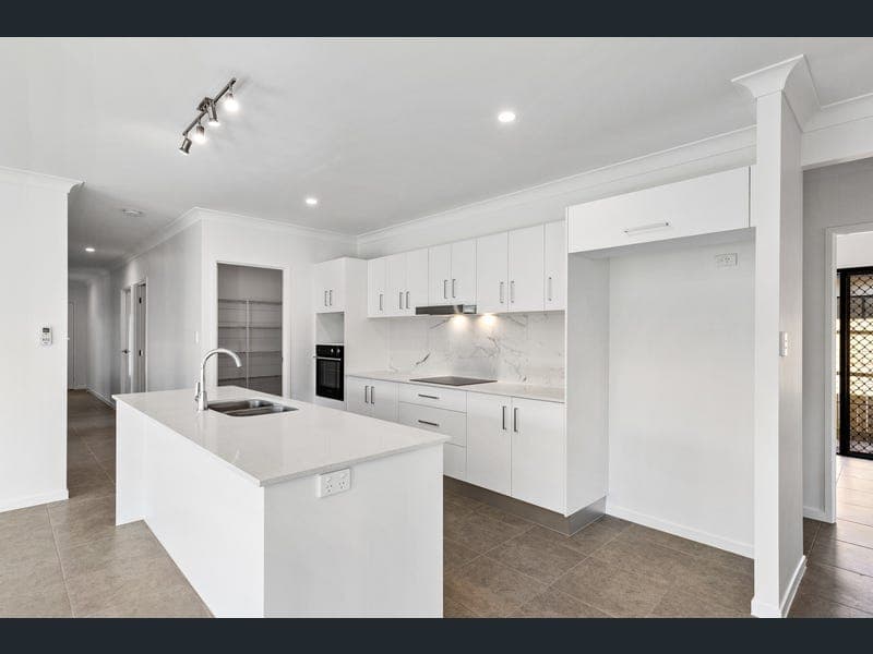 46 Whyambeel Chase, Smithfield — photo 1 of 5