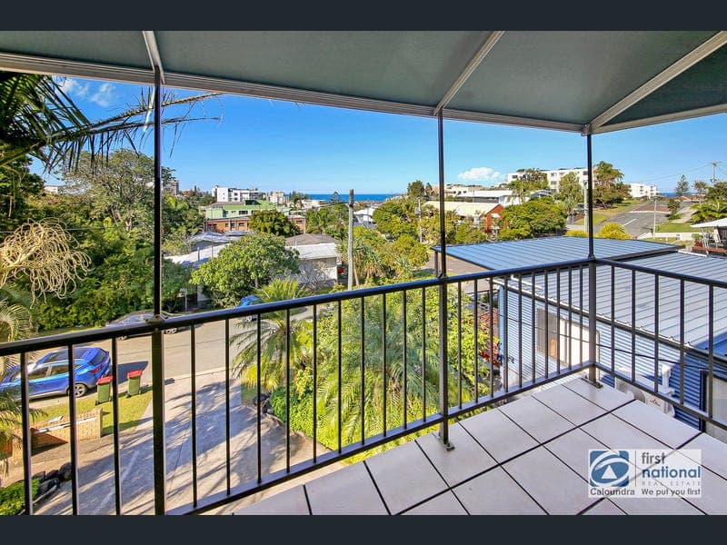 3/6 Upper Gay Terrace, Kings Beach — photo 1 of 5