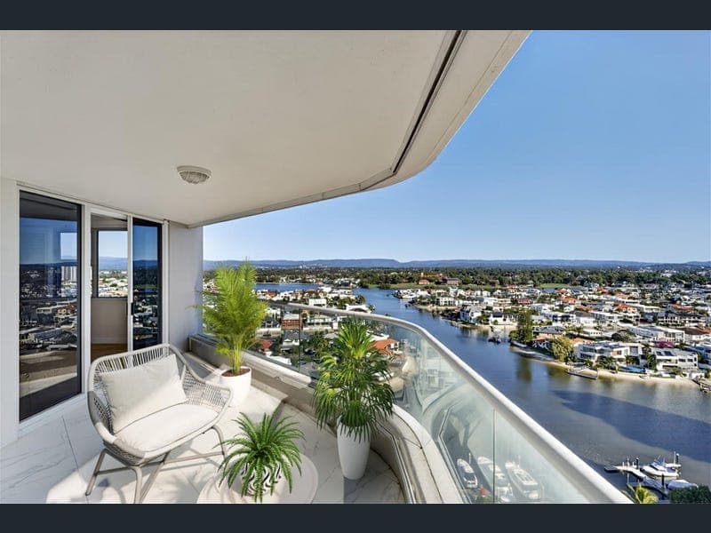 92/12 Commodore Drive, Surfers Paradise — photo 1 of 5