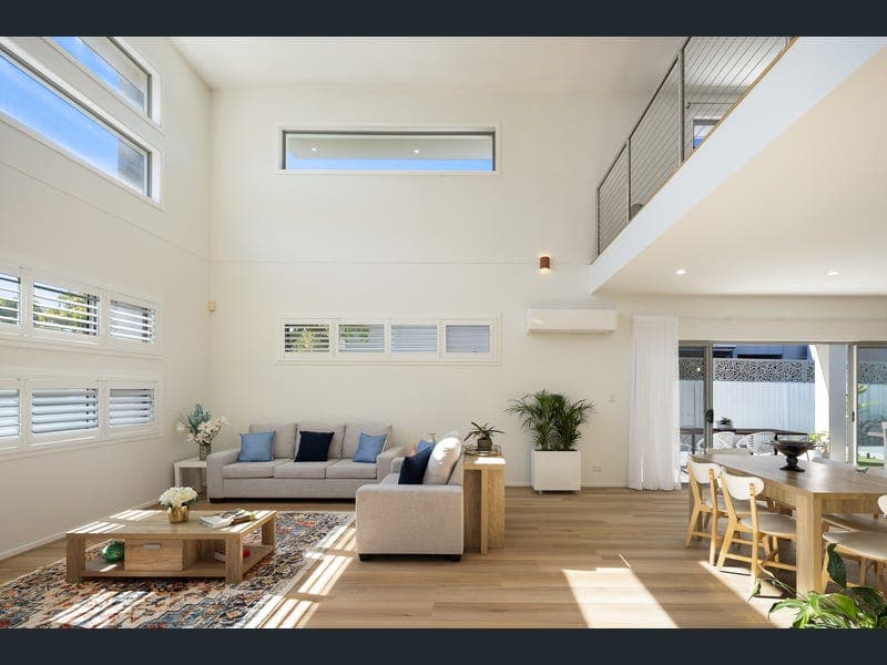 51 Azzurra Drive, Varsity Lakes — photo 1 of 5