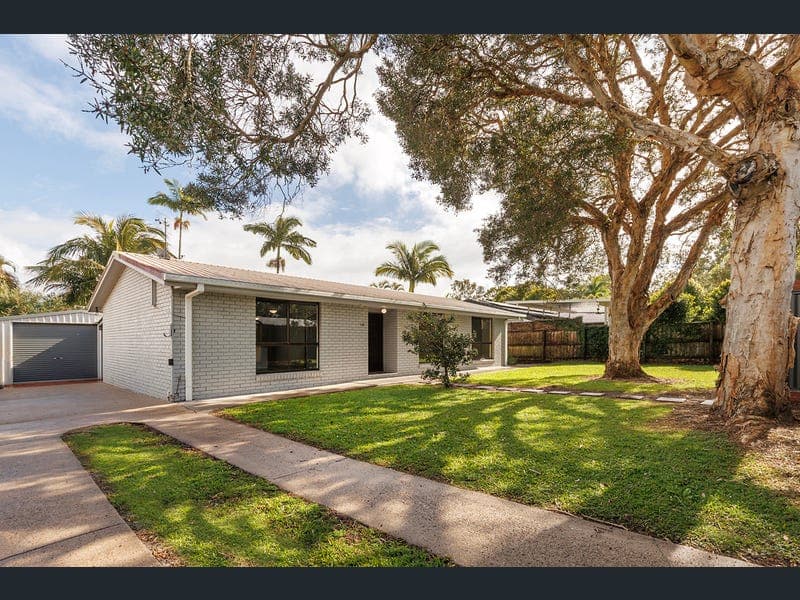 15 Elkhorn Drive, Tewantin — photo 1 of 5