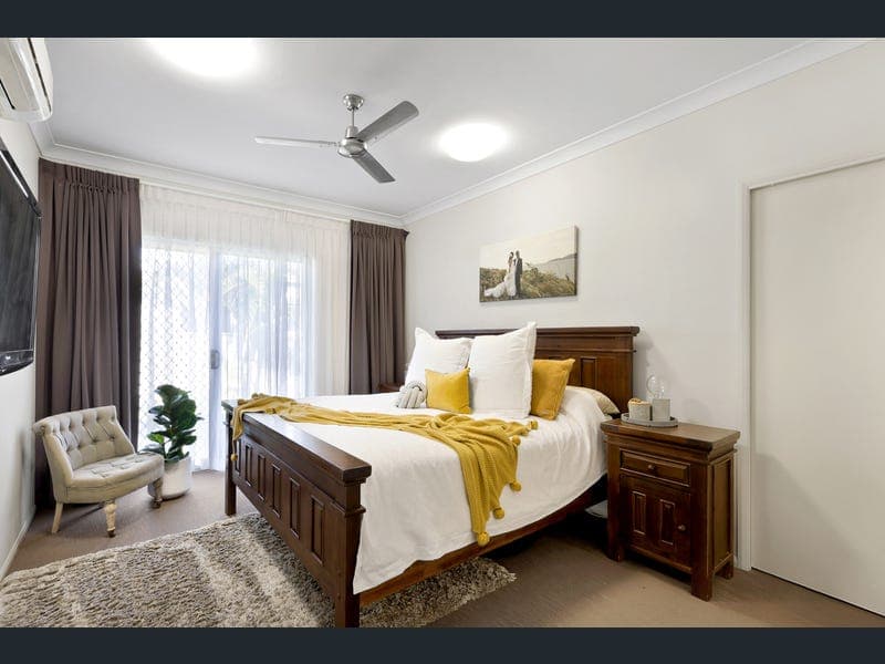17 Benarid Drive, Ooralea — photo 1 of 5