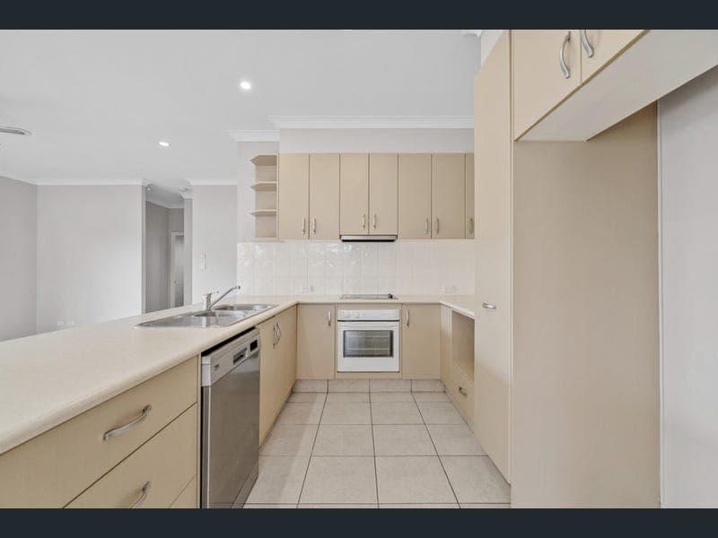 4 Ava Court, Upper Coomera — photo 1 of 5