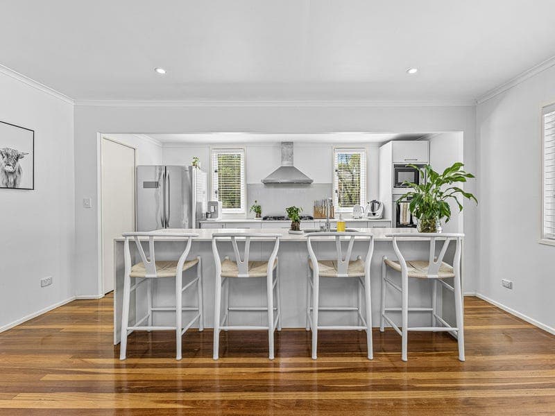 34 Spinnaker Street, Jamboree Heights — photo 1 of 5