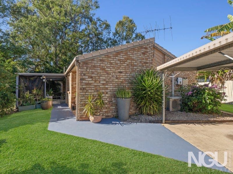 69 College Road, Karana Downs — photo 1 of 5