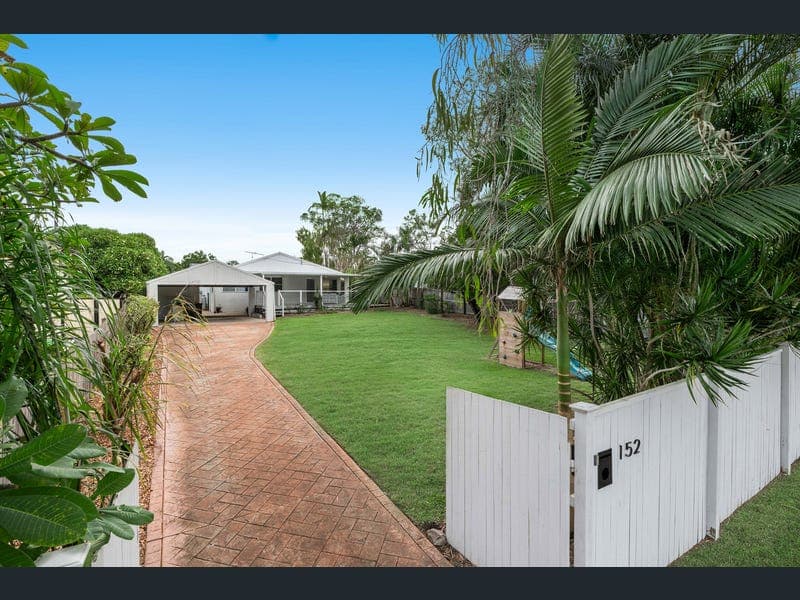 152 Hindes Street, Lota — photo 1 of 5