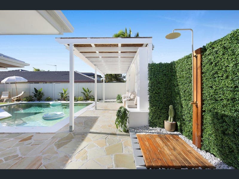 12 Sittella Crescent, Burleigh Waters — photo 1 of 5