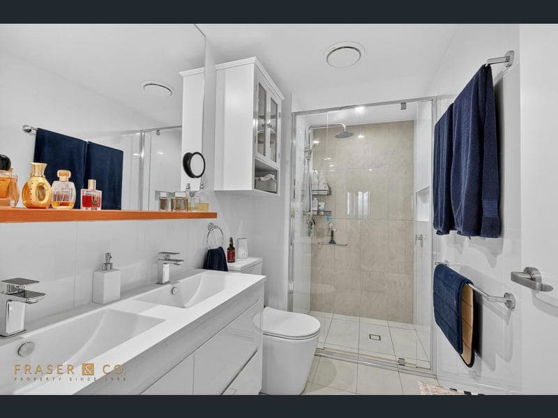 5404/219 - 221 Bloomfield Street, Cleveland — photo 1 of 5