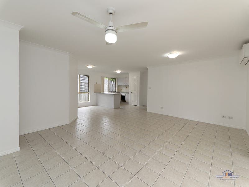 10 Innes Close, Parkinson — photo 1 of 5