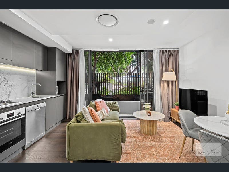 10702/1 Cordelia Street, South Brisbane — photo 1 of 5