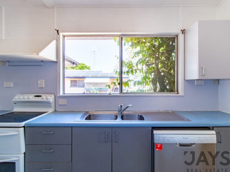 4 Jupiter Avenue, Mount Isa — photo 1 of 5