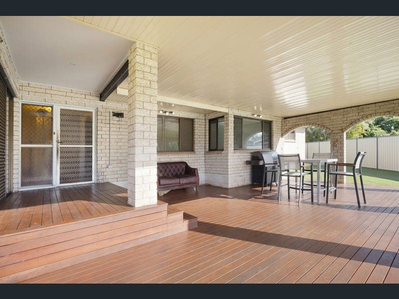 9 Cinnamon Court, Redcliffe — photo 1 of 5