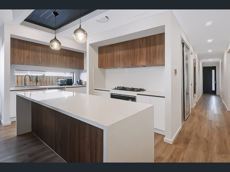 14 Brookvale Street, Chambers Flat — photo 1 of 5