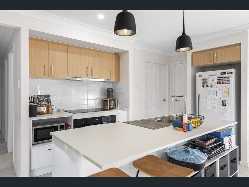 4 Thornbill Street, Glenvale — photo 1 of 5