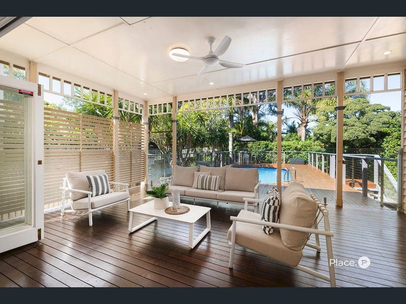 18 Tarana Street, Camp Hill — photo 1 of 5