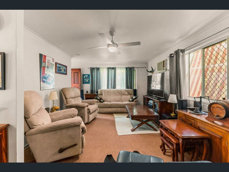 5 Benjul Drive, Beenleigh — photo 1 of 5
