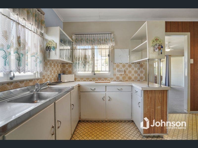25 Curve Avenue, Wynnum — photo 1 of 5