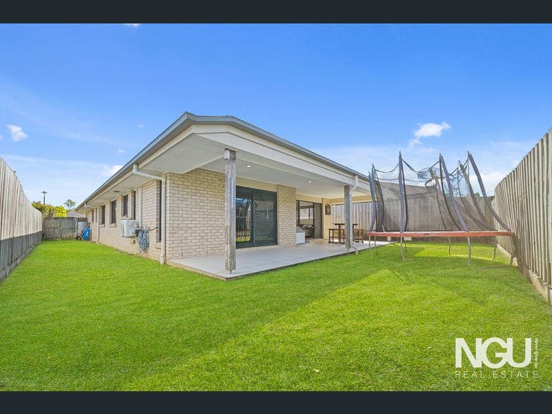 22 Flametree Crescent, Berrinba — photo 1 of 5