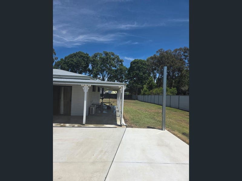 94 Boundary Road, Urangan — photo 1 of 5