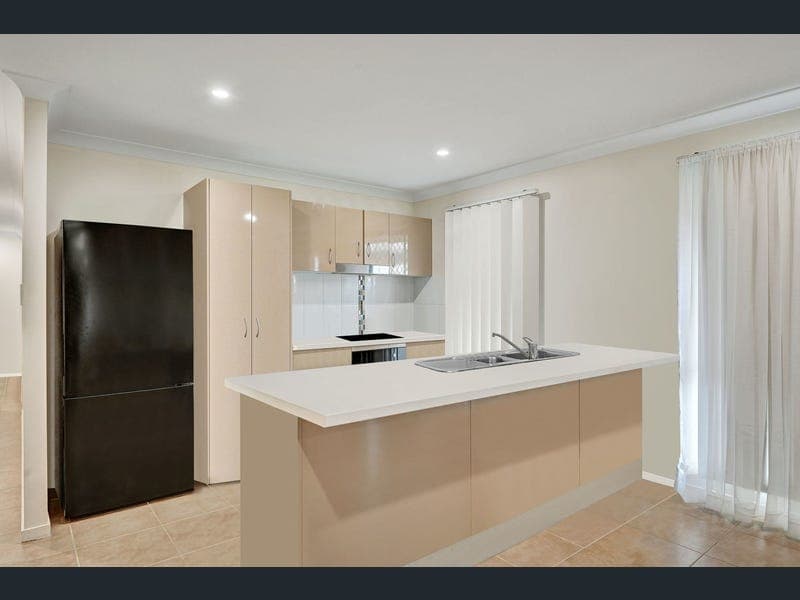 19 Orangeberry Circuit, Mount Low — photo 1 of 5
