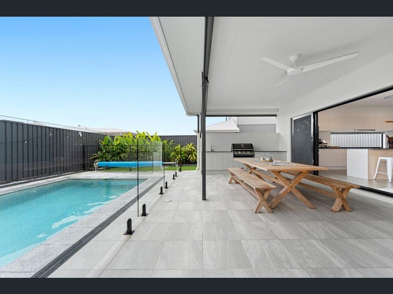 31 Poinciana Avenue, Nirimba — photo 1 of 5