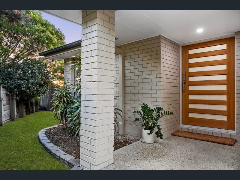 8 Shangrila Crescent, Springfield Lakes — photo 1 of 5