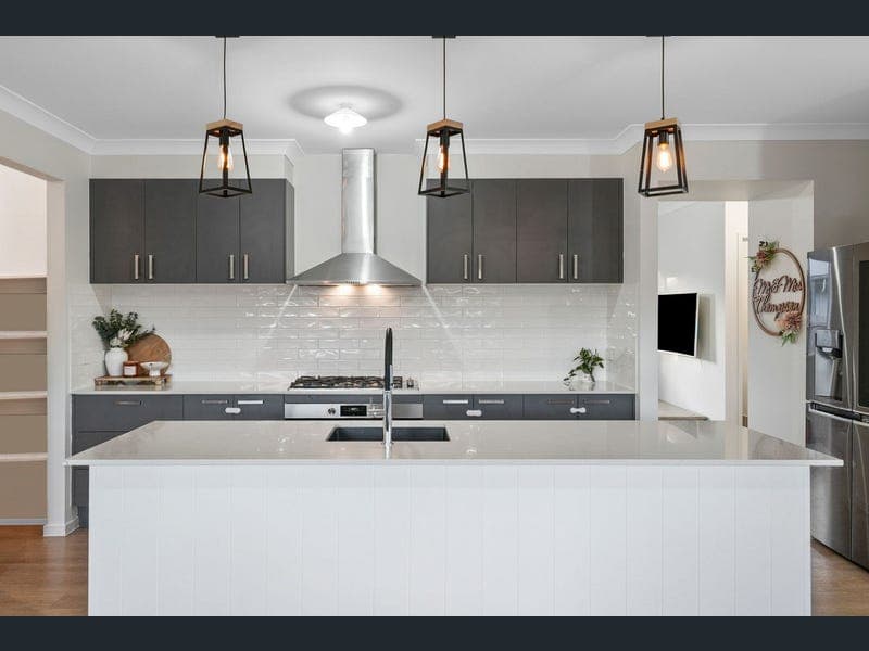 2 Love Street, Upper Caboolture — photo 1 of 5