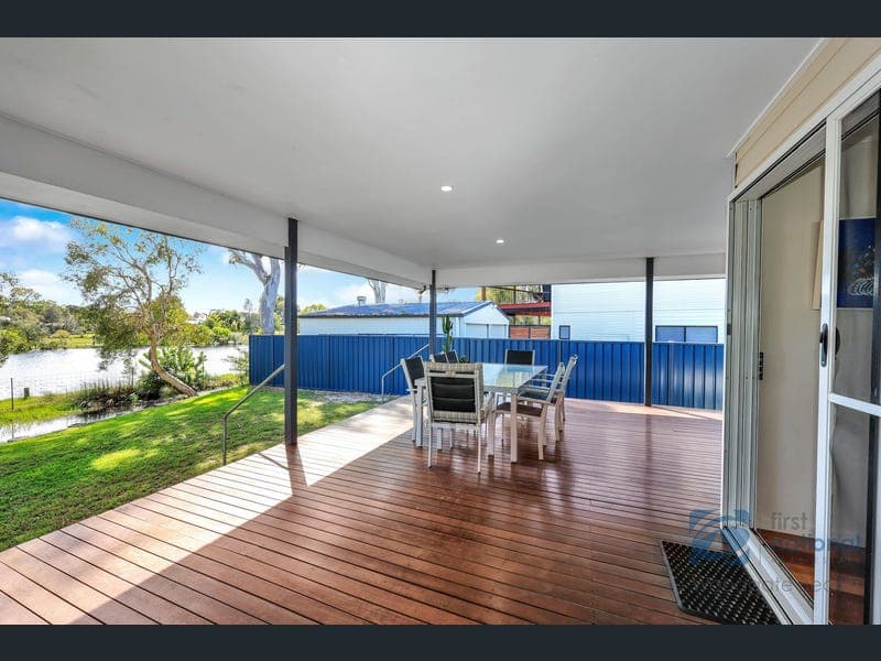 1 Dolphin Court, Woodgate — photo 1 of 5