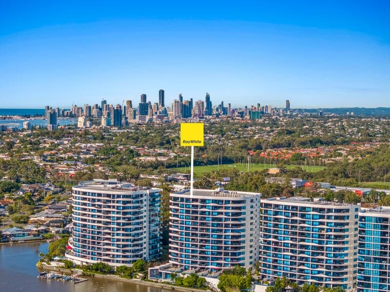 31304/5 Harbour Side Court, Biggera Waters — photo 1 of 5