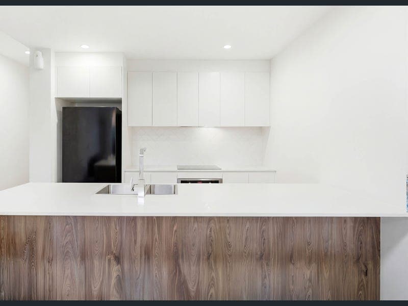 104/8 Meron Street, Southport — photo 1 of 5